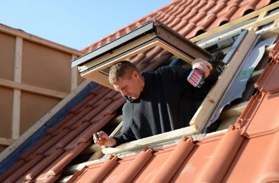 Pose de fenêtres de toit Velux à Poncins